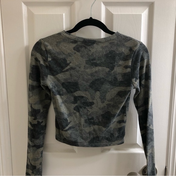 Green Camo long sleeve - Picture 2 of 2
